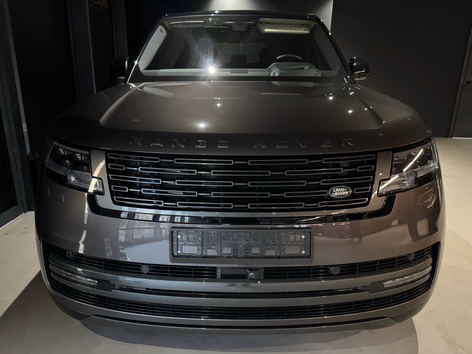 
								Land Rover Range Rover P530 Autobiography 2023 full									