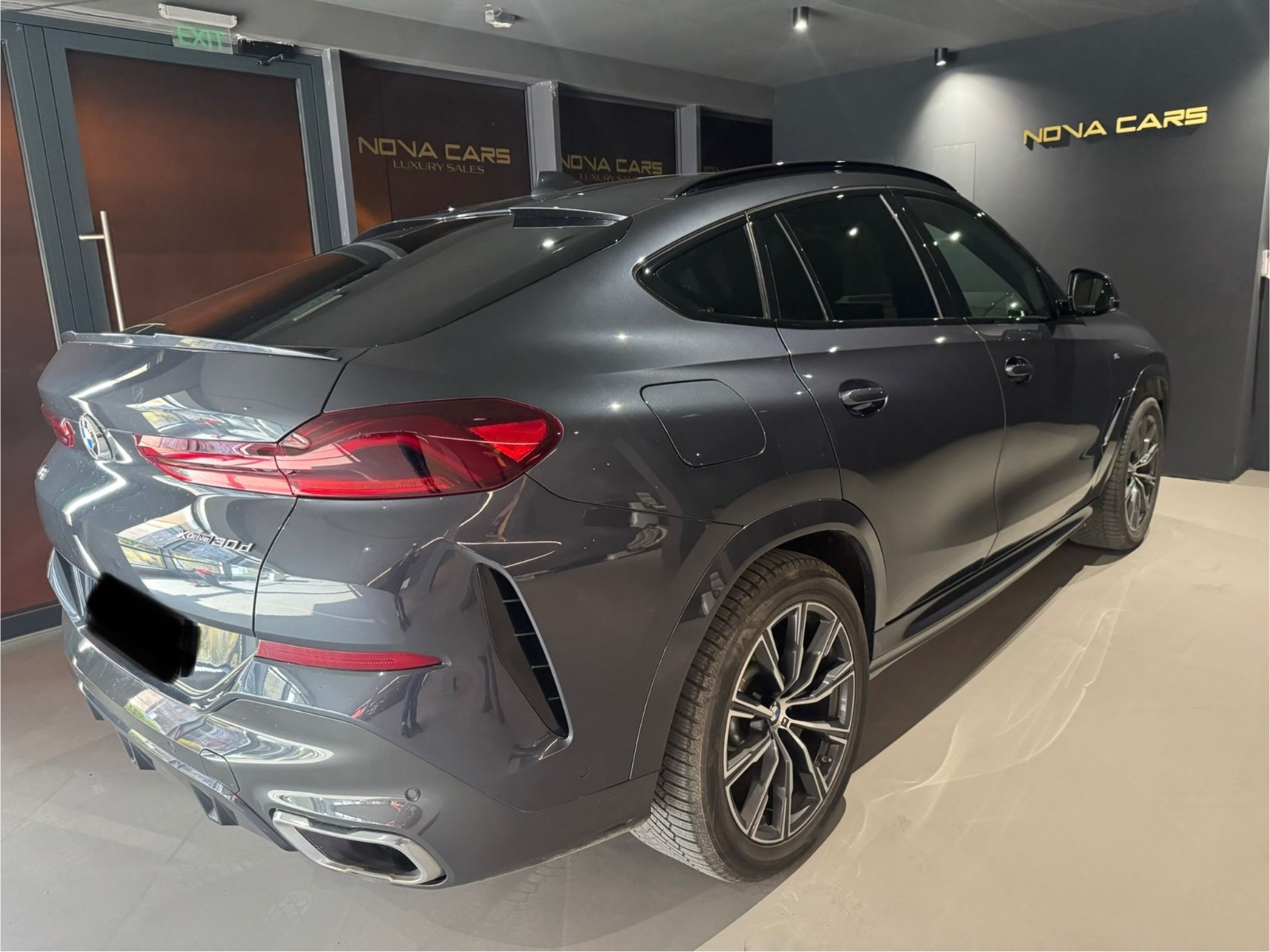 
								BMW X6 30d M sport 2021 full									