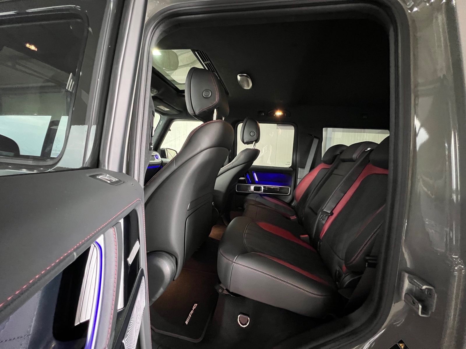 
								Mercedes-Benz G63 AMG 2025 full									