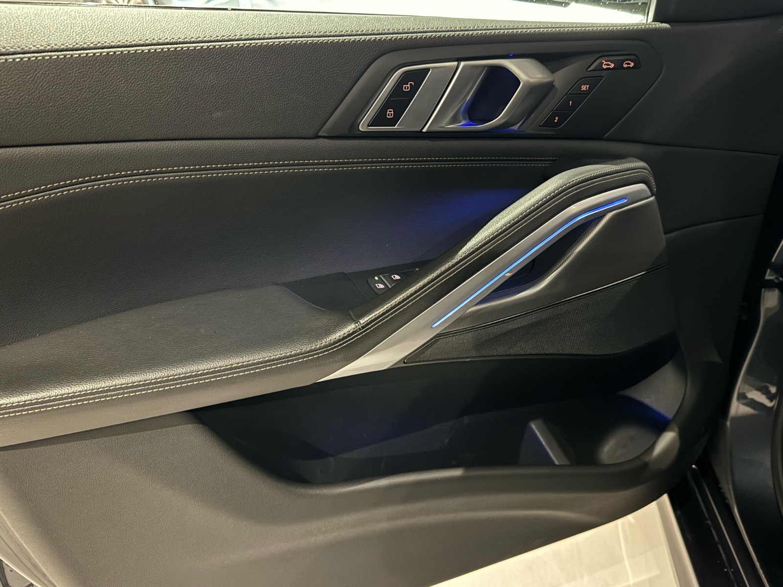 
								BMW X6 30d M sport 2021 full									