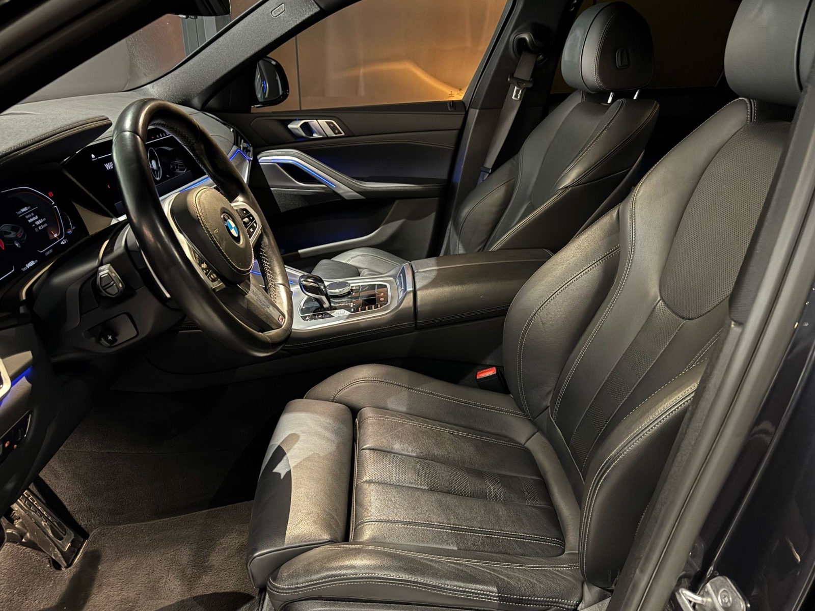 
								BMW X6 30d M sport 2021 full									