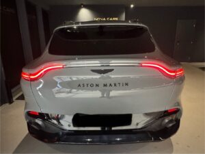 Aston Martin DBX 2022