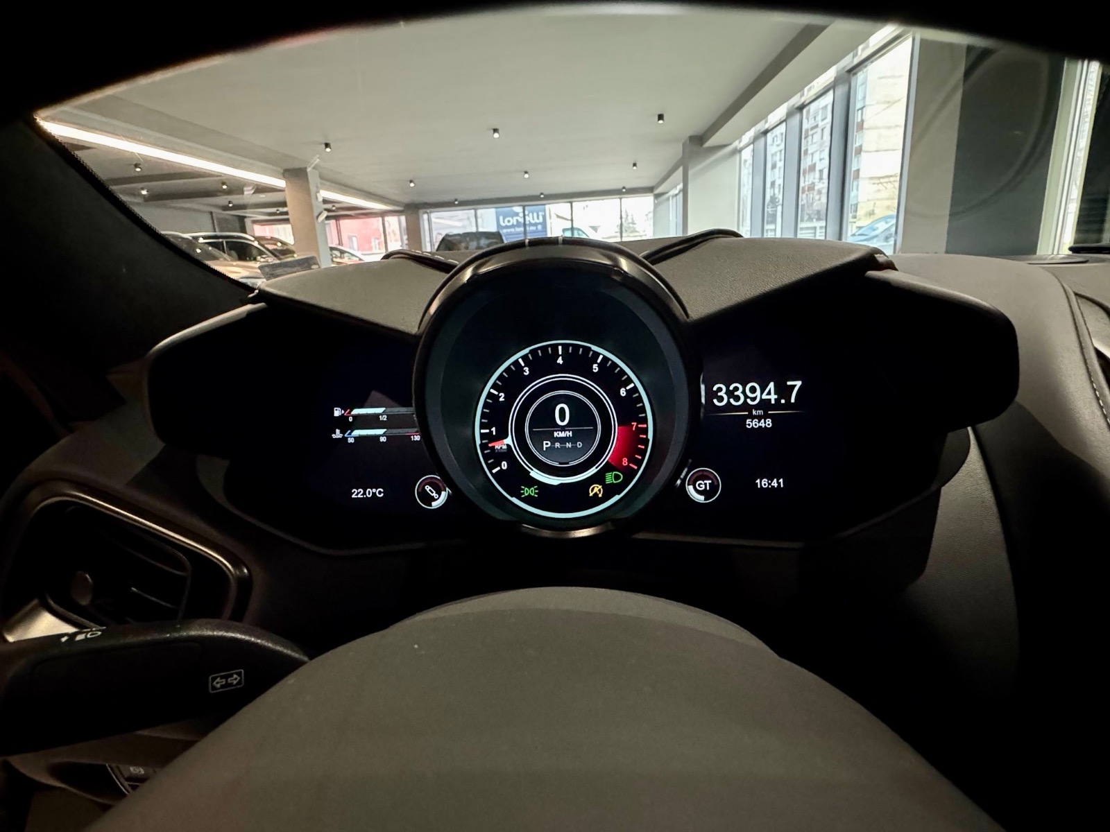 
								Aston Martin DBS V12 Superleggera Volante 2022 full									