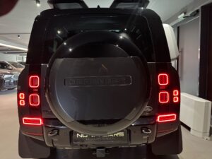 Land Rover Defender 90 X-Dynamic P400