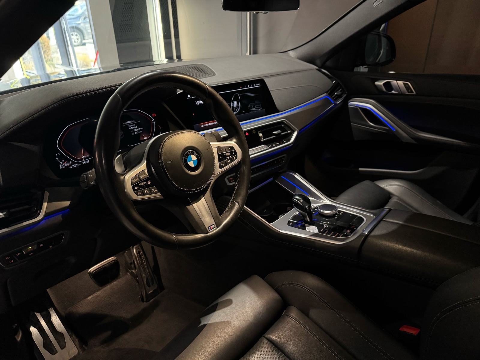 
								BMW X6 30d M sport 2021 full									