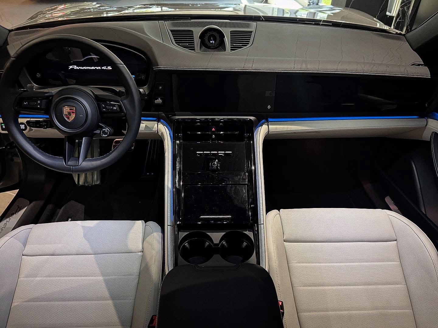 
								Porsche Panamera 4S E-Hybrid 2025 full									