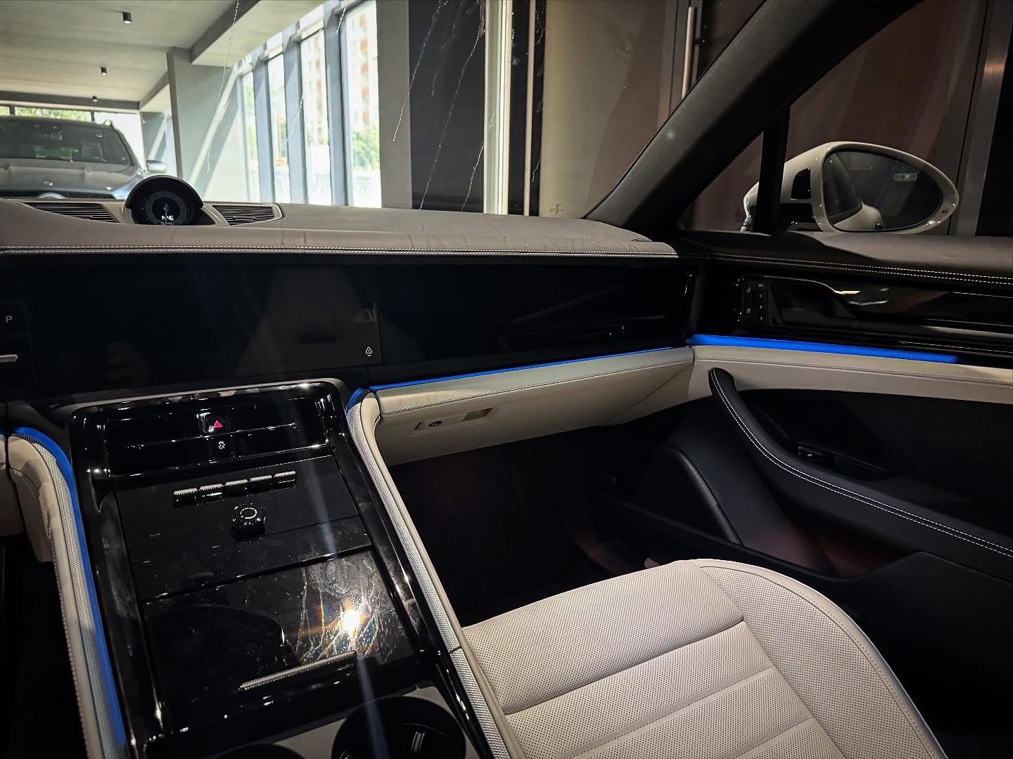 
								Porsche Panamera 4S E-Hybrid 2025 full									
