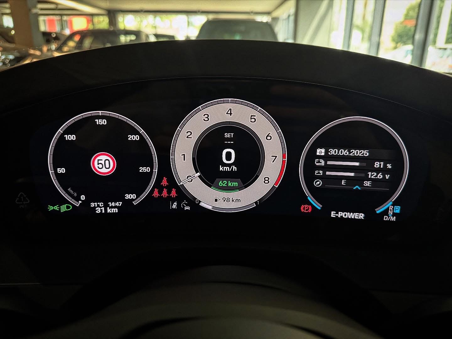 
								Porsche Panamera 4S E-Hybrid 2025 full									