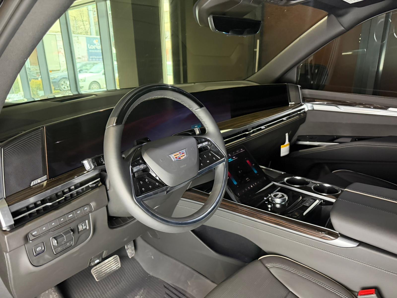 
								Cadillac Escalade 6.2 V8 2025 full									