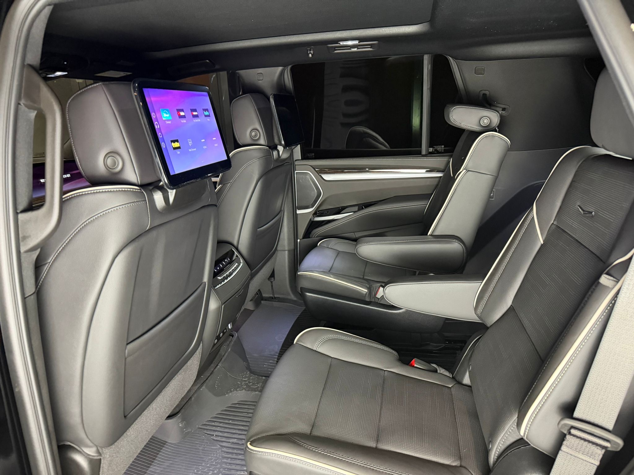 
								Cadillac Escalade 6.2 V8 2025 full									