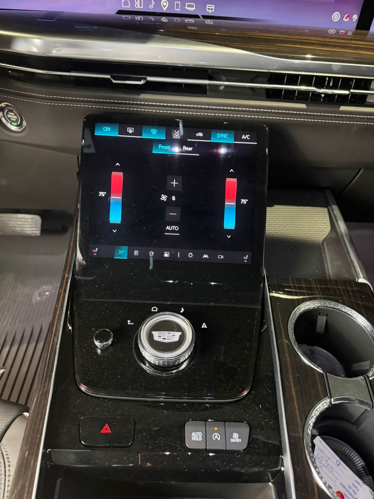 
								Cadillac Escalade 6.2 V8 2025 full									