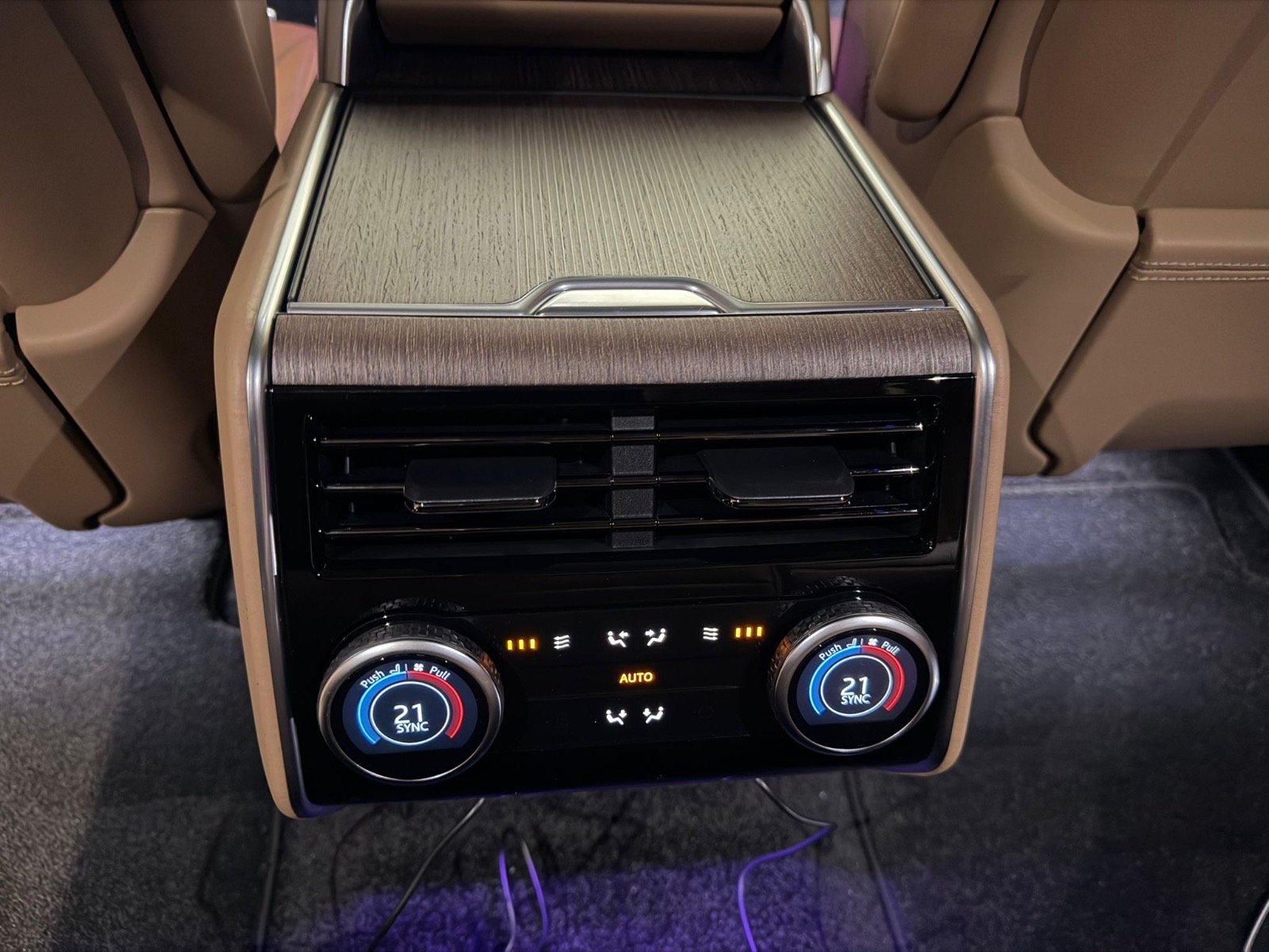 
								Land Rover Range Rover D350 Autobiography 2026 full									